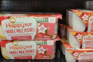 Happy Tots yogurt chia seeds oats strawberry banana